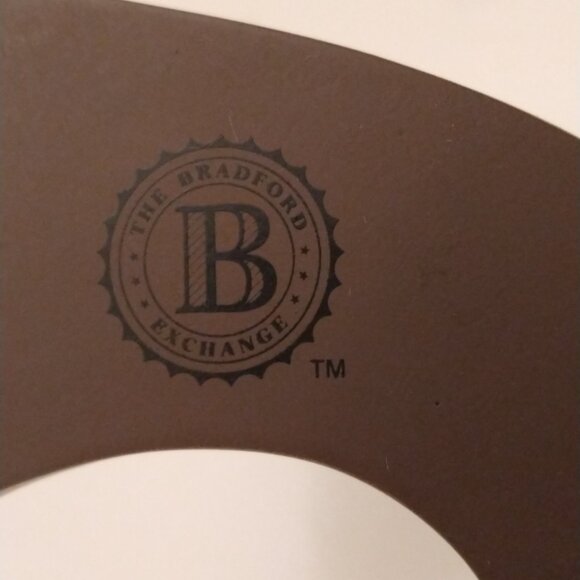 Bradford Exchange - The Duke - John Wayne Straight Shooter Holster Wall Hanging - Picture 7 of 13